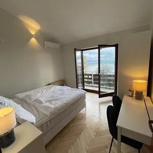 - Ocean & Sea Breeze Apartment