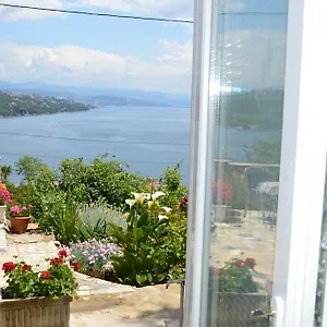 Zora Apartment